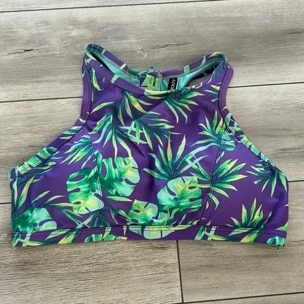 Adore Me size 1X zip back sports bra